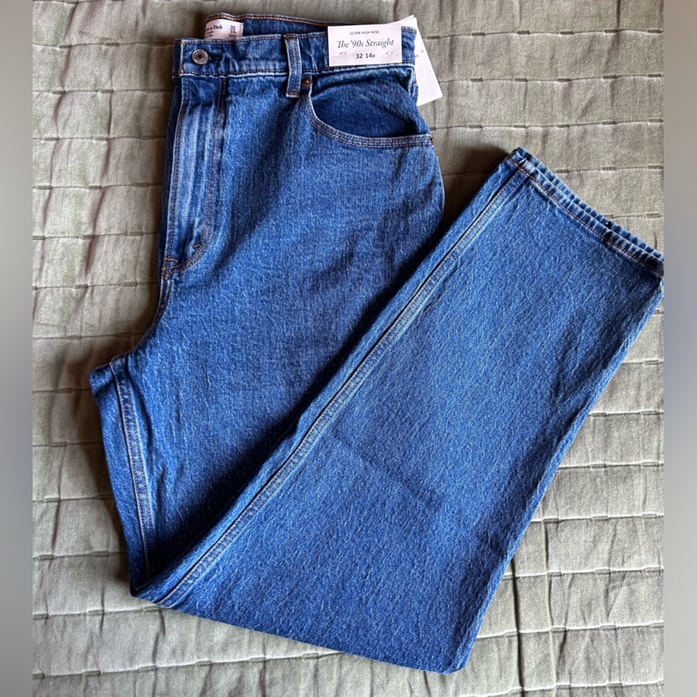 NWT Abercrombie & Fitch The 90s Straight Ultra High Rise Jeans Size 32